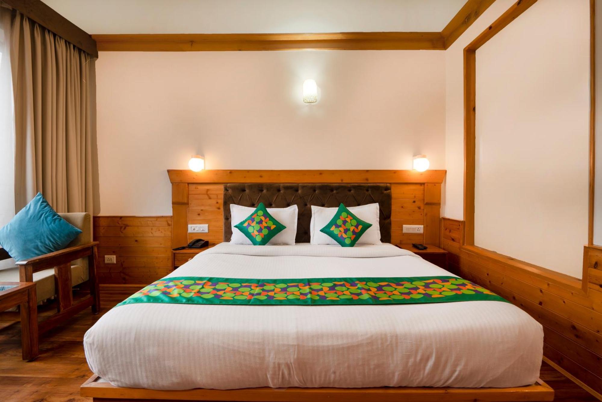 Hotel Treebo Premium Sattva With Mountain View à Manāli Extérieur photo