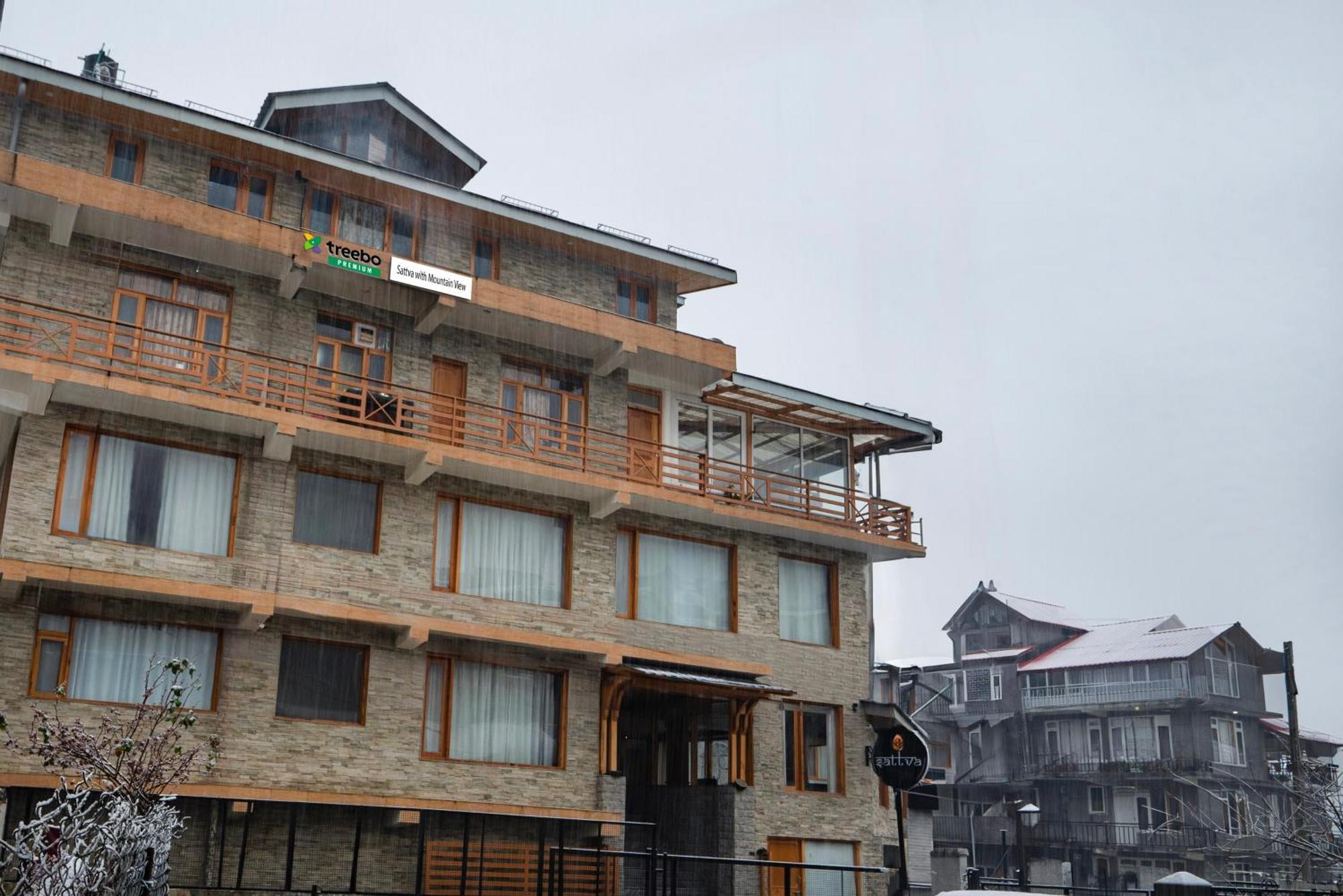 Hotel Treebo Premium Sattva With Mountain View à Manāli Extérieur photo